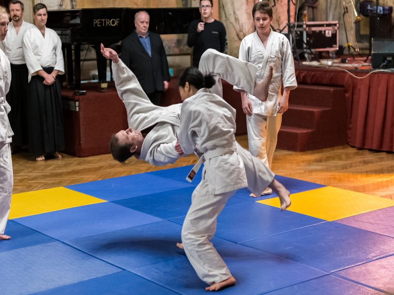 Ukázkové cvičení – koshi nage